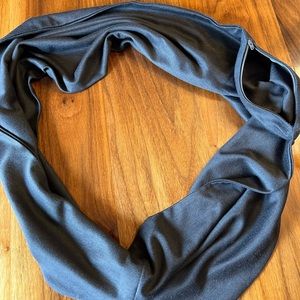 infinity scarf with zippered pocket